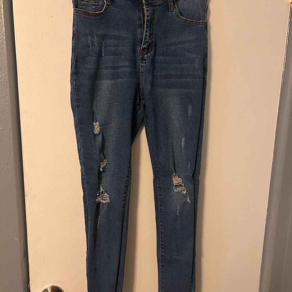 Stylish Blue Distressed Women's Jeans